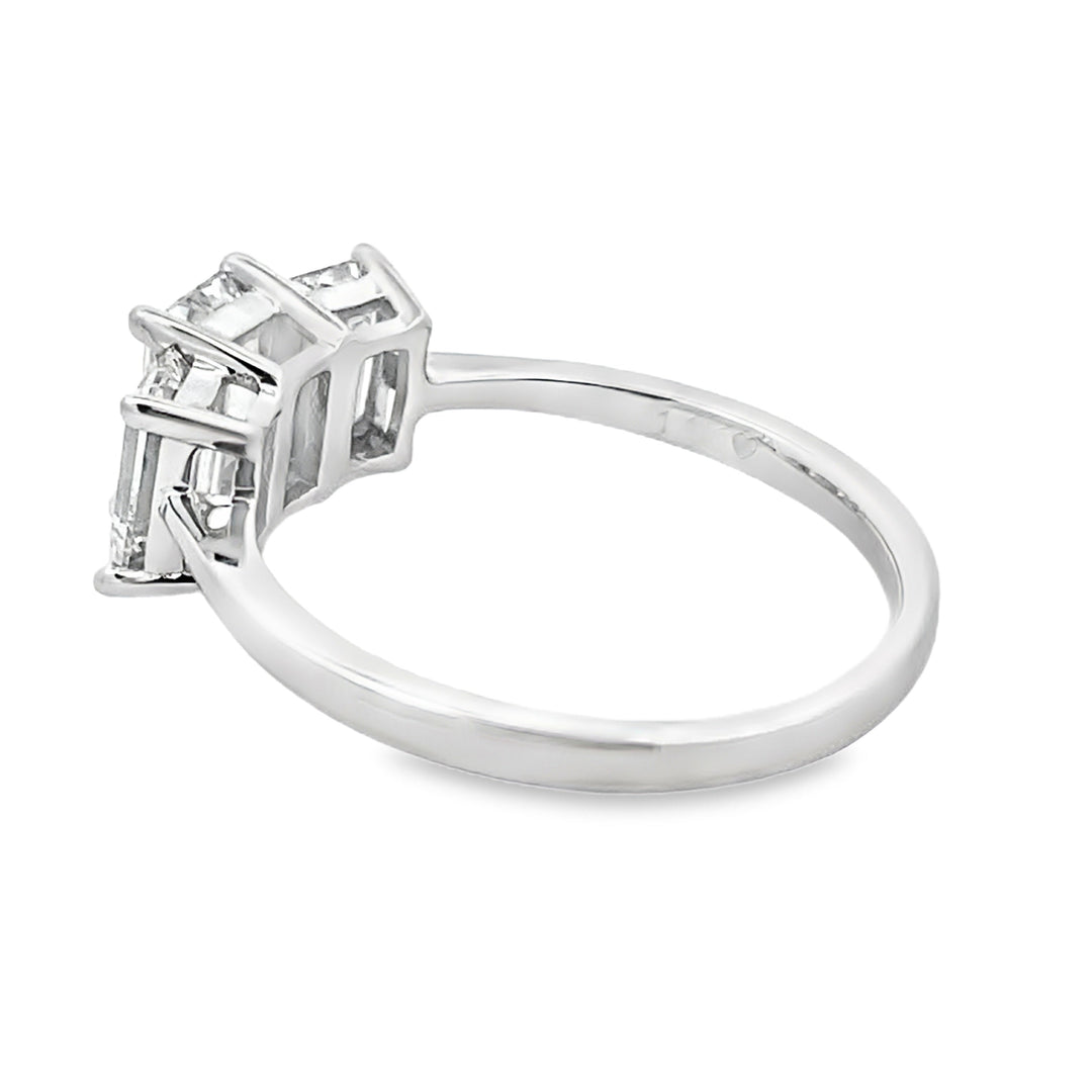 Anillo de oro blanco de 14 quilates con 3 piedras y diamantes cultivados en laboratorio de 2,00 ct