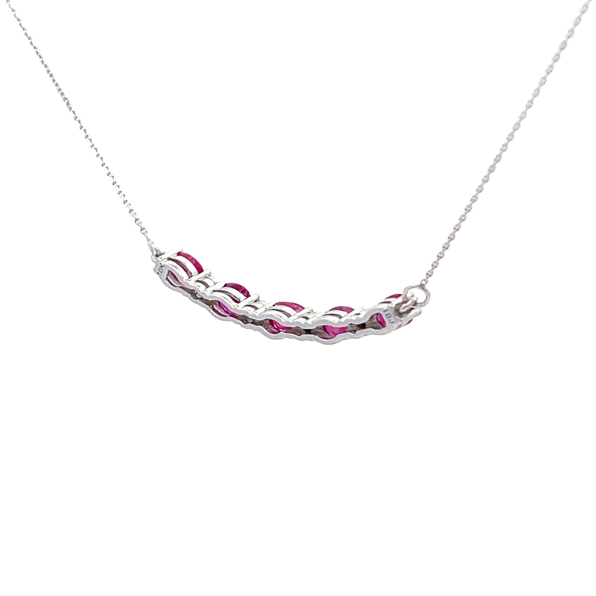 Colgantes de moda de rubí y diamante de 0,73 ct en oro blanco de 10 kt
