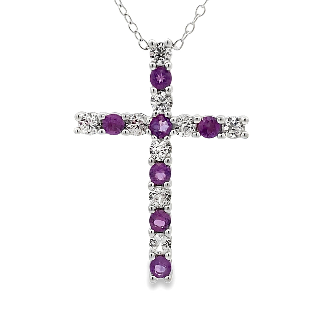 Colgante de cruz religiosa de amatista de .50 ct de plata de ley