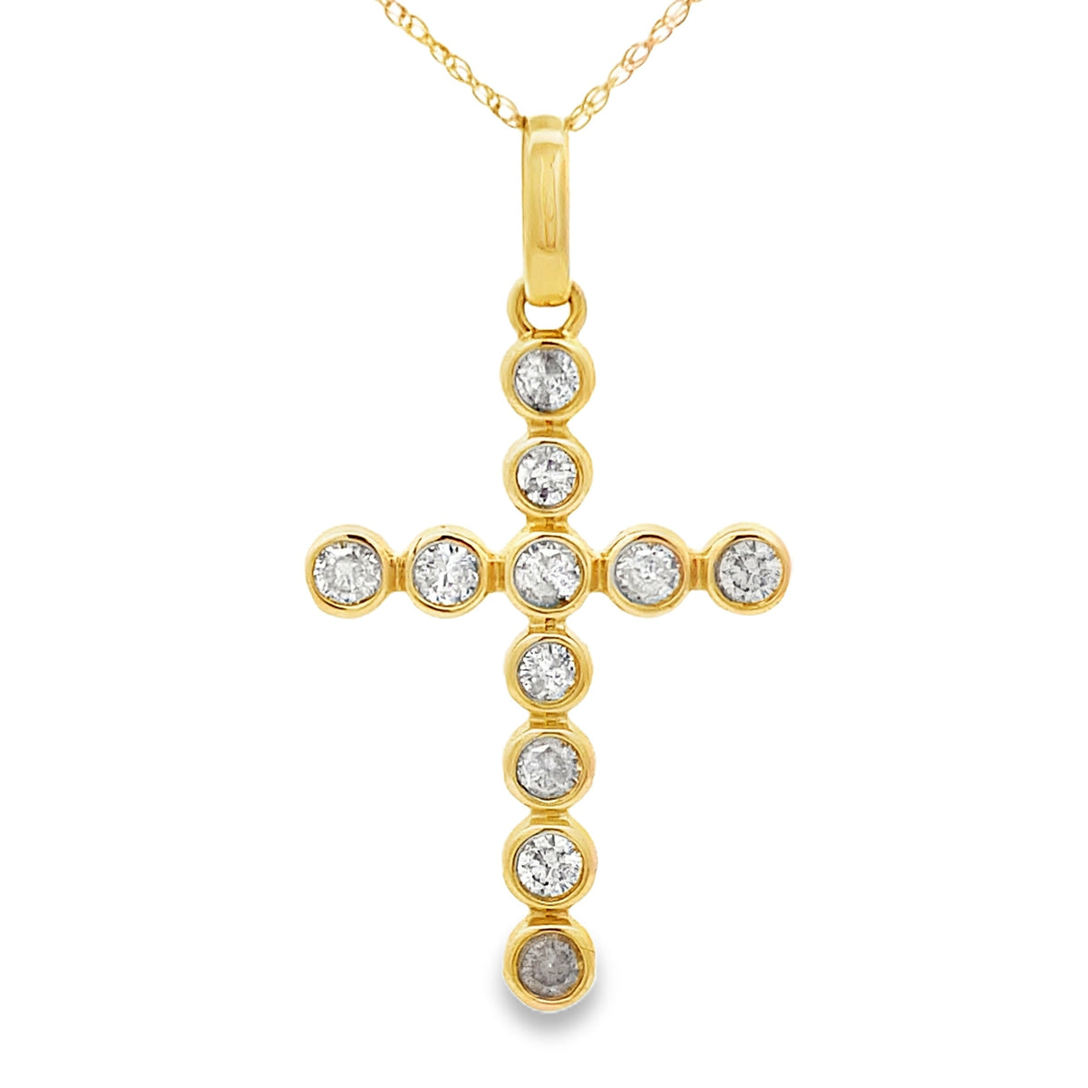 Colgante religioso de cruz con diamante de 0,50 ct en oro amarillo de 14 K