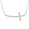 Colgante religioso de cruz de diamante de .26 qt, plata esterlina