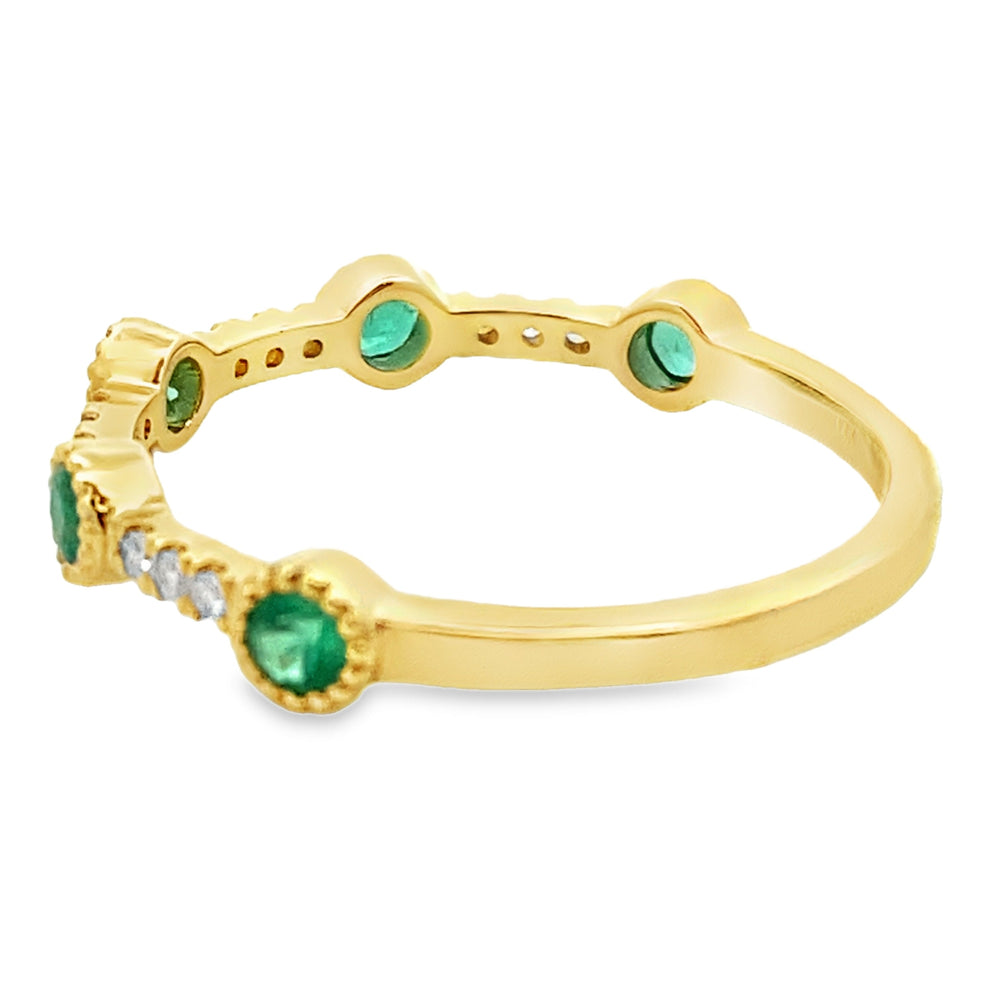 Anillo apilable de diamantes y esmeraldas de oro amarillo de 14 kt