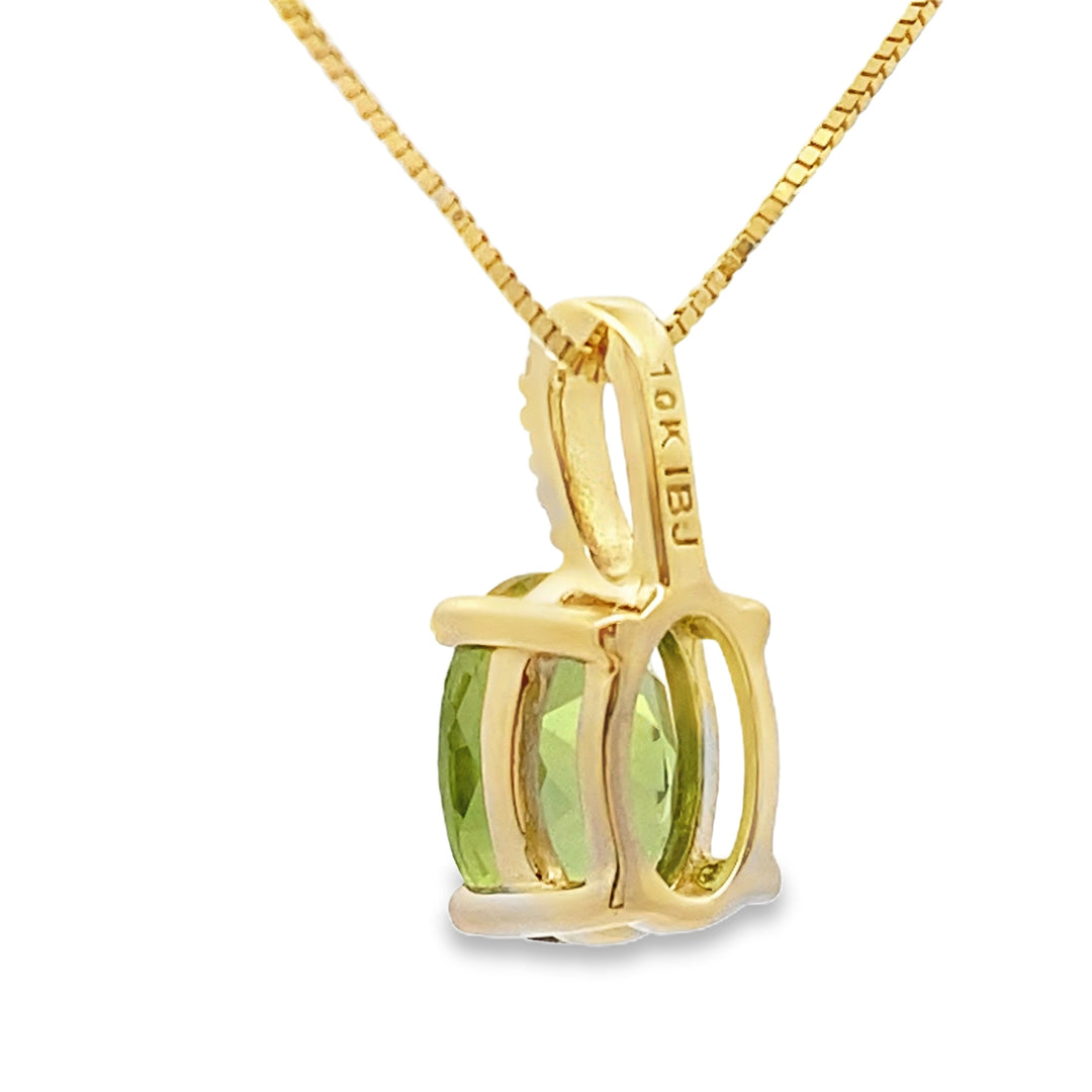 Colgantes de moda de peridoto y diamantes de oro amarillo de 10 quilates