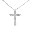 Colgante de cruz religiosa de oro amarillo de 14 quilates con diamante de 0,15 ct