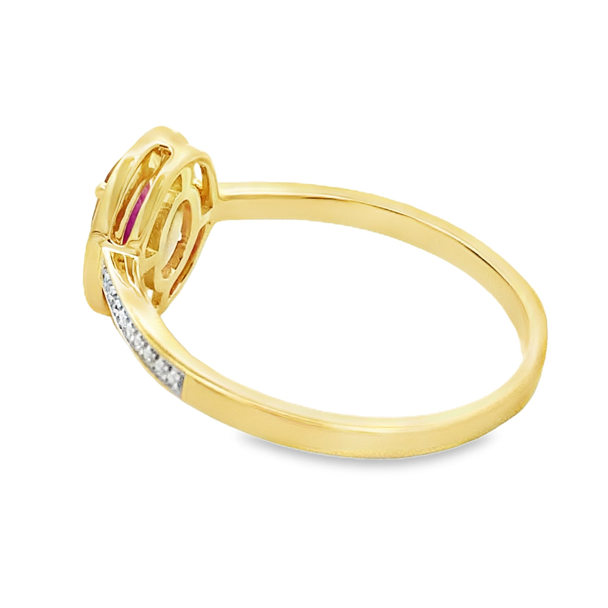 Anillo de oro amarillo de 10 kt con rubí de 0,67 qt y diamante natural