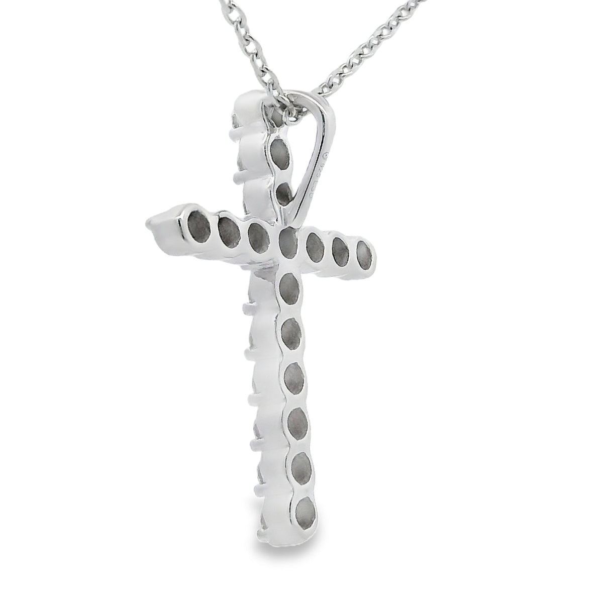 Colgante religioso de cruz de plata esterlina con diamante genuino de .50 quilates