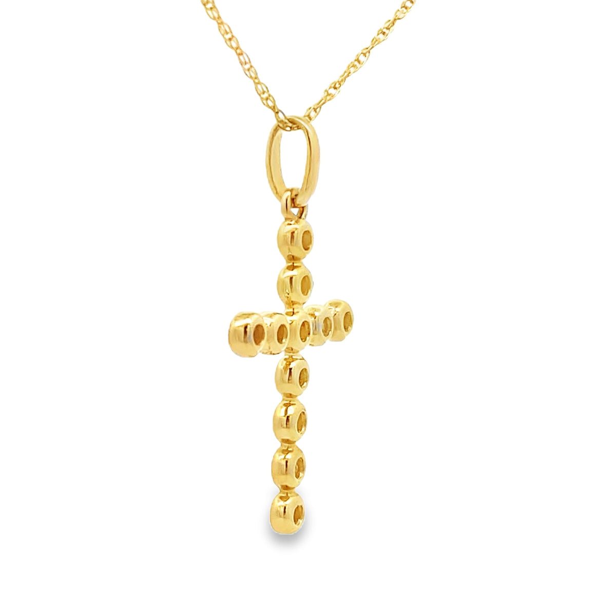 Colgante de cruz religiosa de oro amarillo de 14 quilates con diamante de 0,15 ct