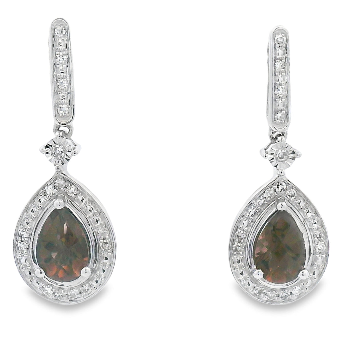 Pendientes colgantes de cuarzo y diamantes de 0,84 ct en oro blanco de 10 qt