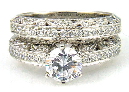 Anillo de compromiso estilo antiguo de 0,54 ct en oro blanco de 18 qt