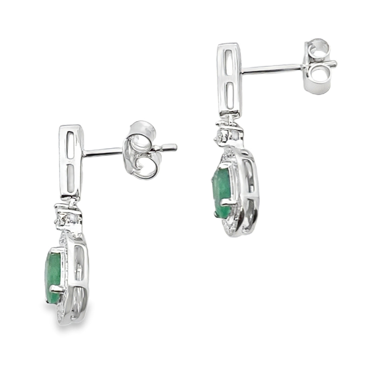 Pendientes colgantes de oro blanco de 10 qt con diamantes esmeralda de 0,95 ct