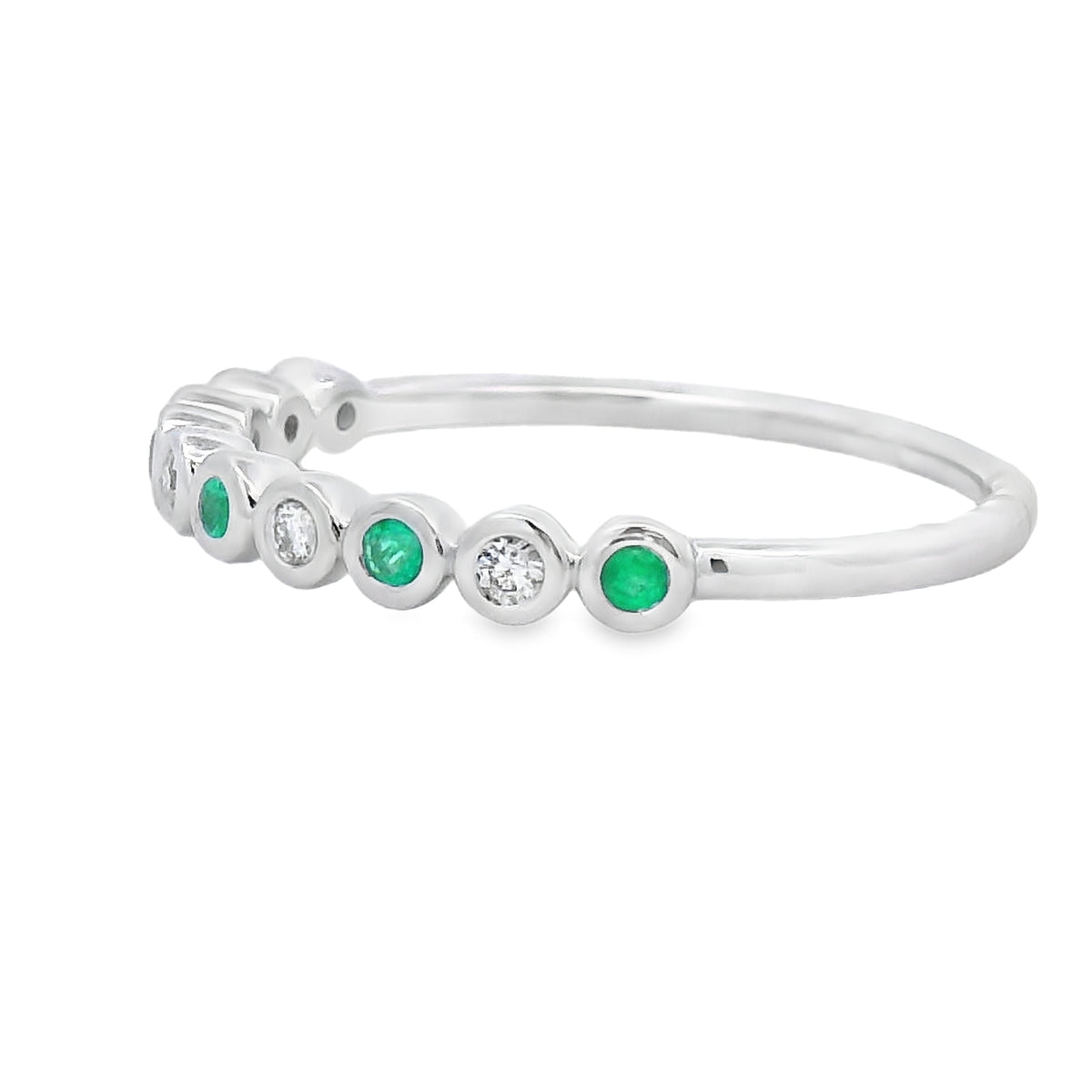 Juego de anillos apilables de oro blanco de 14K con esmeraldas y diamantes