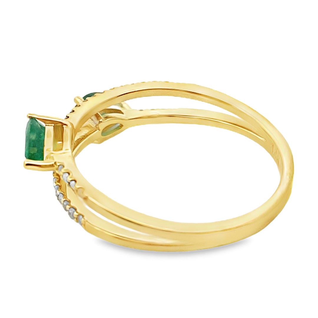 Auténtico Anillo de Esmeralda y Diamante de .50 ct en Oro Amarillo de 14 kt