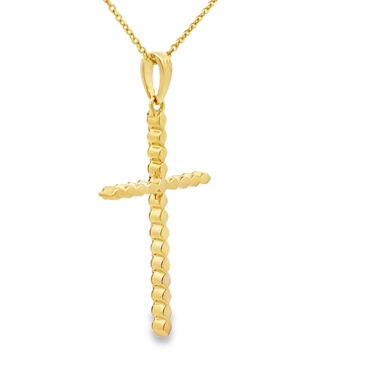 Colgante Cruz Religiosa con Diamante de 0,21 ct en Oro Amarillo de 14 kt