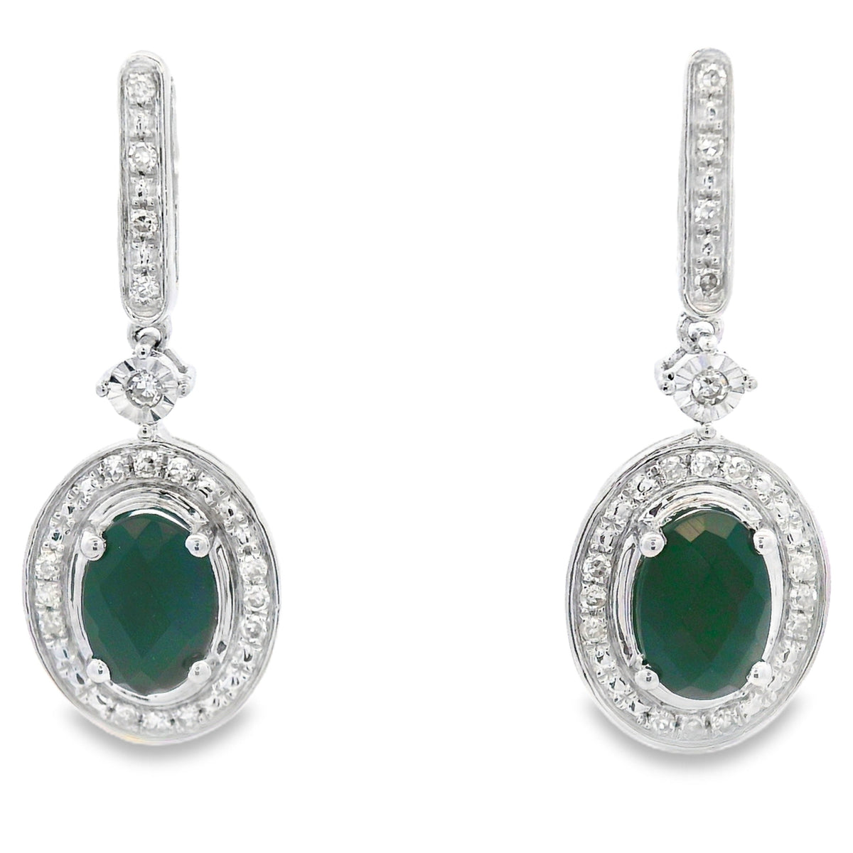 Pendientes colgantes de ónix y diamantes de 1,06 ct en oro blanco de 10 kt