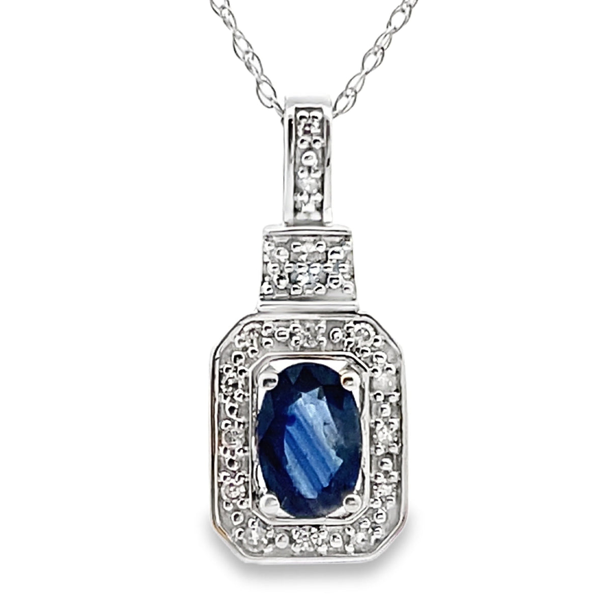 Colgantes de moda con zafiro y diamante de 0,66 ct en oro blanco de 10 kt