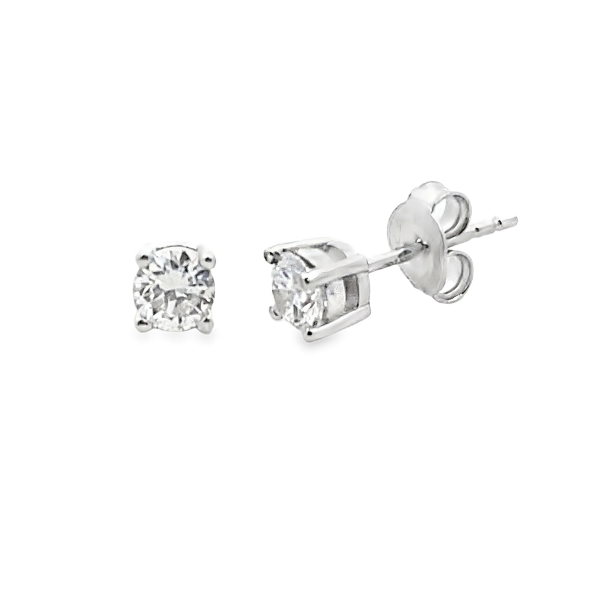 Pendientes de botón con diamante creado en laboratorio de .50ct Plata de ley