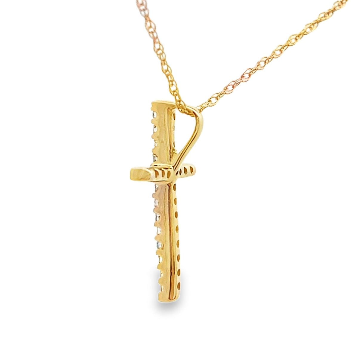 Colgante religioso de cruz de oro amarillo de 14kt con diamante de 0,10 qt
