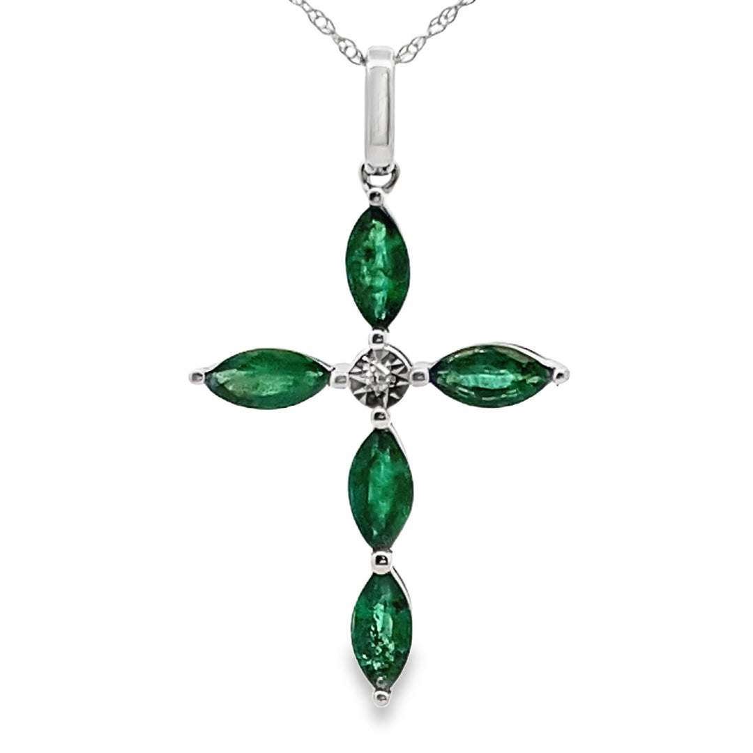 Colgante religioso de cruz con diamante esmeralda en oro blanco de 10 quilates