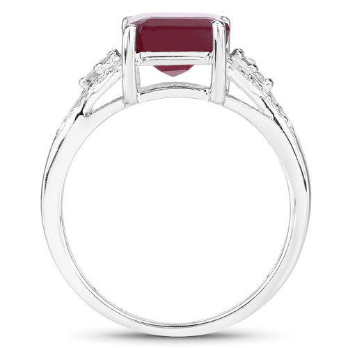 Anillo de plata esterlina .925 con rubí relleno de vidrio de 4.49 quilates y topacio blanco