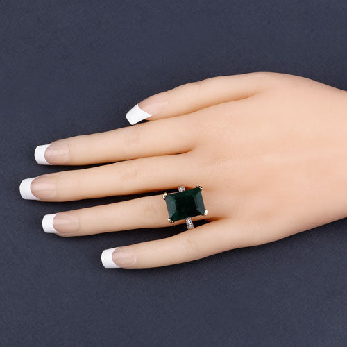 Photo of {{ product.title | truncate: 80, '' | escape }}