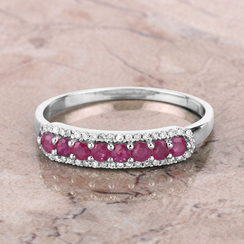Anillo de oro blanco de 14K con rubí genuino de 0.47 quilates y diamantes blancos