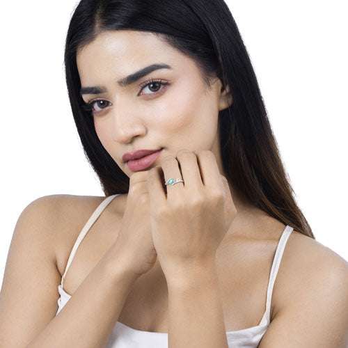 Anillo de oro blanco de 14K con esmeralda genuina de Zambia de 0,51 quilates y diamantes blancos