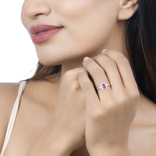 Anillo de oro blanco de 14K con rubí auténtico de 0,75 quilates y diamantes blancos