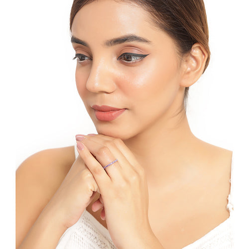 Photo of {{ product.title | truncate: 80, '' | escape }}