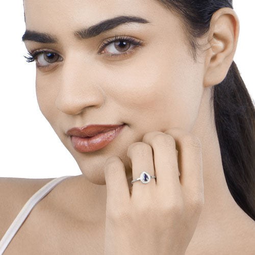 Anillo de oro blanco de 14K con zafiro azul natural de 0,48 quilates y diamantes blancos