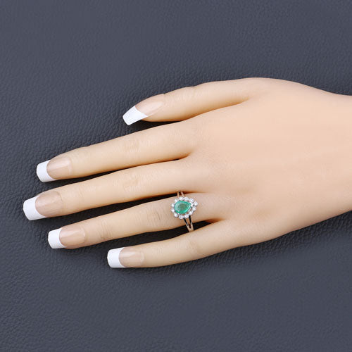 Photo of {{ product.title | truncate: 80, '' | escape }}