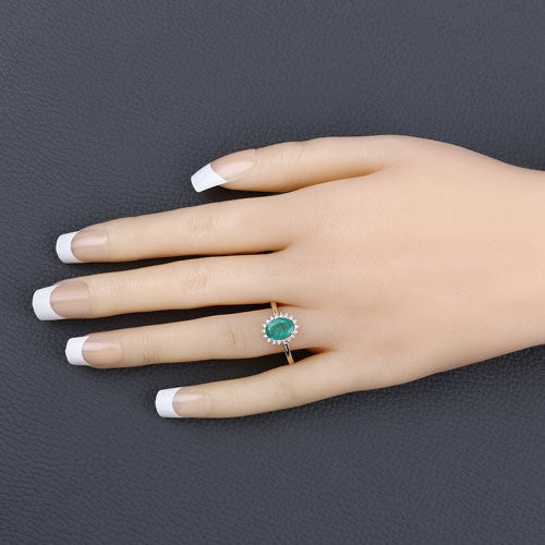 Photo of {{ product.title | truncate: 80, '' | escape }}