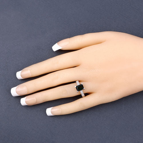 Photo of {{ product.title | truncate: 80, '' | escape }}