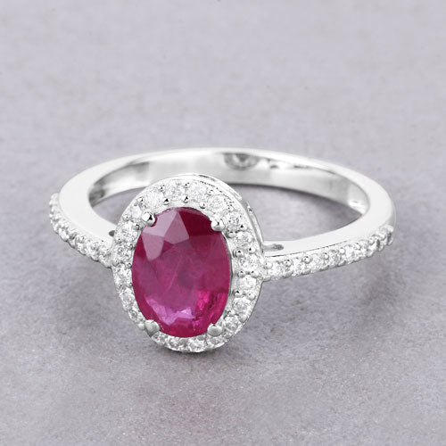 Anillo de oro blanco de 14K con rubí genuino de 1.73 quilates y diamantes blancos