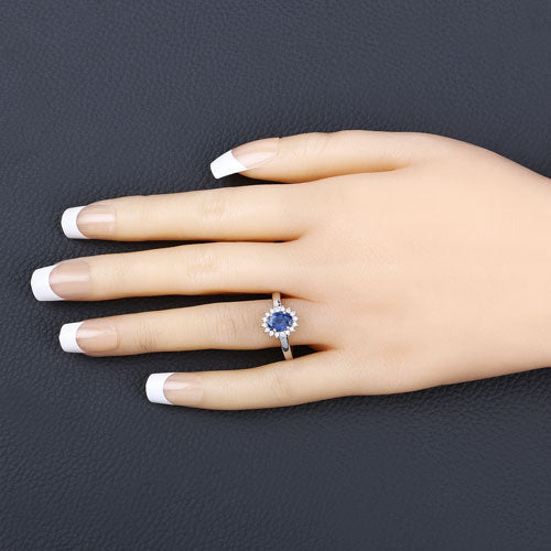 Photo of {{ product.title | truncate: 80, '' | escape }}
