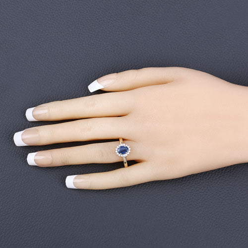 Photo of {{ product.title | truncate: 80, '' | escape }}