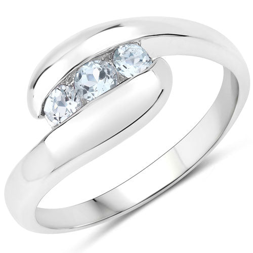 Anillo de plata esterlina .925 con topacio azul genuino de 0.74 quilates