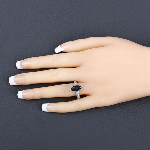 Photo of {{ product.title | truncate: 80, '' | escape }}