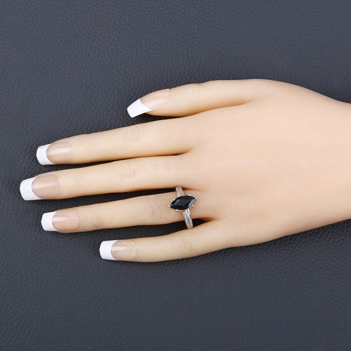 Photo of {{ product.title | truncate: 80, '' | escape }}