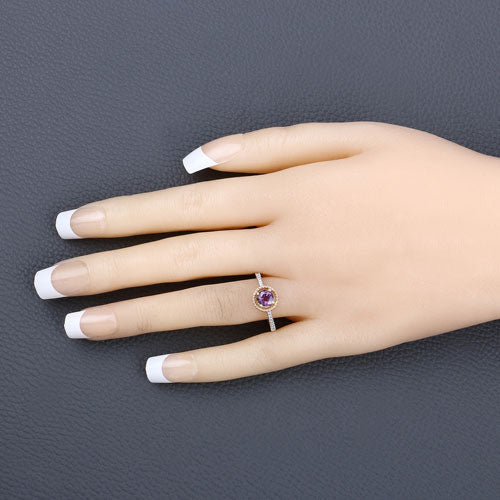 Anillo de oro amarillo de 14K con rubí genuino de 0,92 quilates y diamantes blancos
