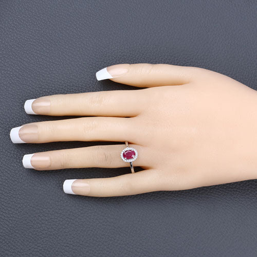 Anillo de oro blanco de 14K con rubí auténtico de 1.06 quilates y diamantes blancos