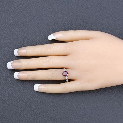 Anillo de oro blanco de 14 quilates con rubí genuino de 1.22 quilates y diamantes blancos
