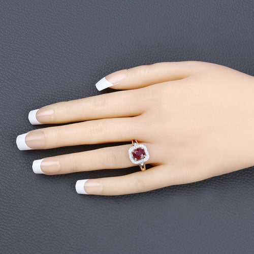 Anillo de oro amarillo de 14K con rubí genuino de 1,67 quilates y diamantes blancos