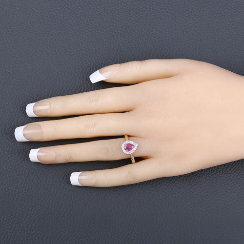 Anillo de 0,94 quilates de rubí auténtico y diamantes blancos en oro amarillo de 14 quilates