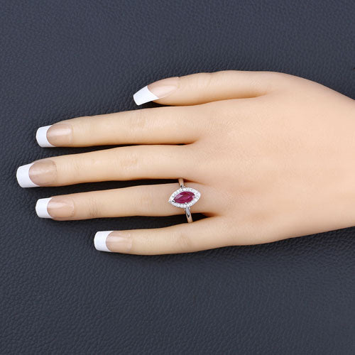 Anillo de oro blanco de 14K con rubí auténtico de 1,57 quilates y diamantes blancos