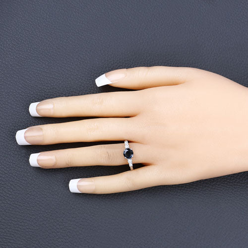 Photo of {{ product.title | truncate: 80, '' | escape }}