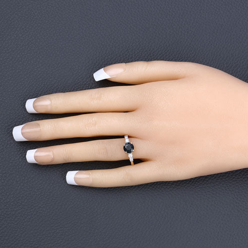 Photo of {{ product.title | truncate: 80, '' | escape }}
