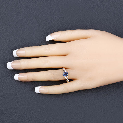 Photo of {{ product.title | truncate: 80, '' | escape }}