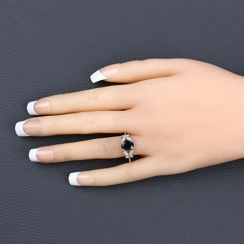 Photo of {{ product.title | truncate: 80, '' | escape }}