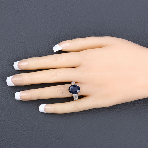Photo of {{ product.title | truncate: 80, '' | escape }}