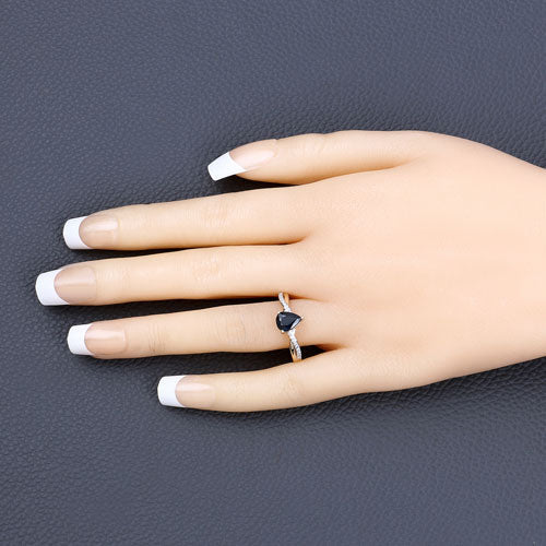 Photo of {{ product.title | truncate: 80, '' | escape }}